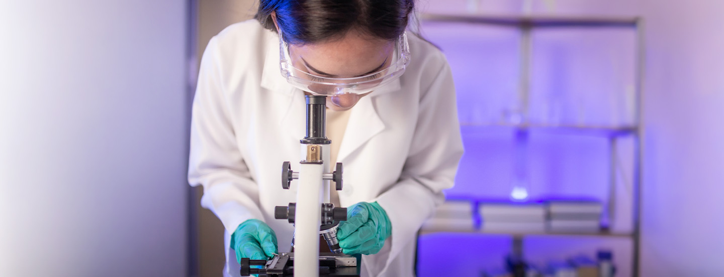 https://explore.dyu.edu/app/uploads/2026/08/1440x552_DYouville_MS-Biomedical-Sciences.jpg